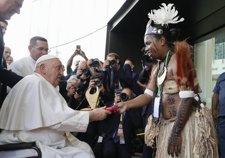 Pope calls for end to tribal conflicts in Papua New Guinea and fair use of resources