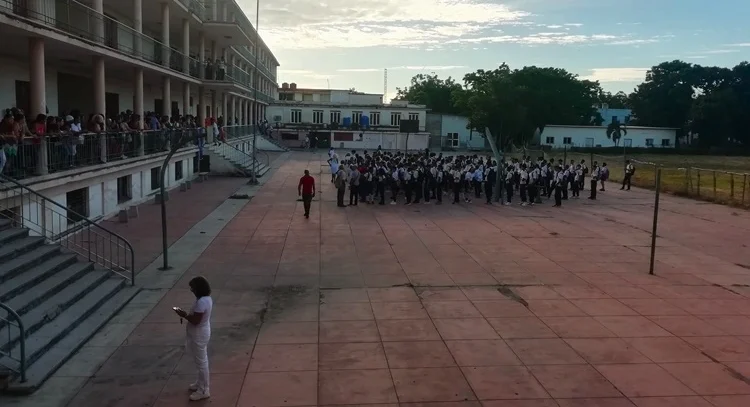 curso escolar, Cuba, maestros, escuelas, uniformes