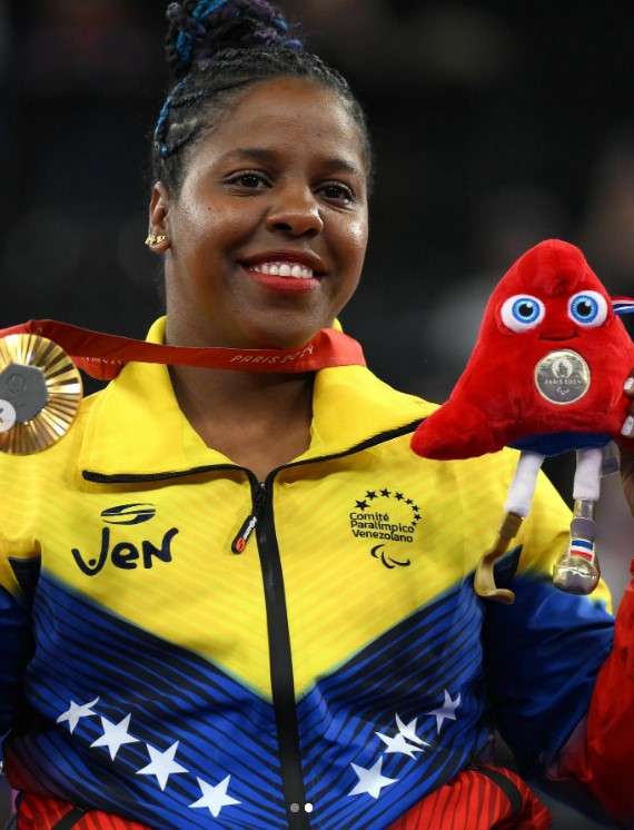 President Maduro congratulated Clara Fuentes for her gold medal