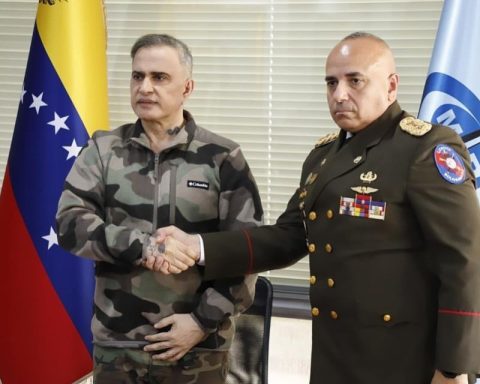 Saab swears in Colonel Plasencia Mondragón as Military Attorney General