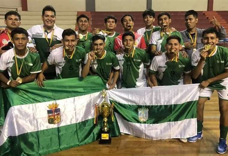 Santa Cruz, champion of the national under-18 futsal championship