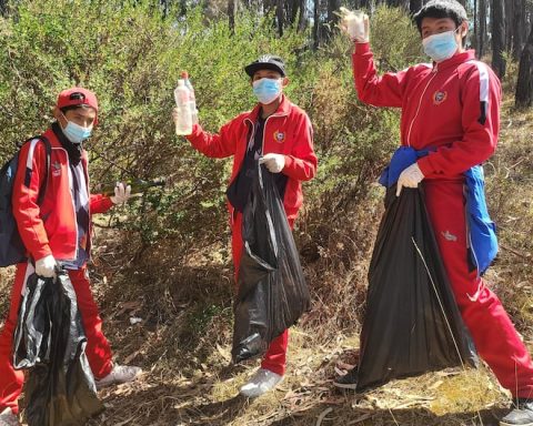 Schoolchildren 'heritage watchers' clean up Sacsayhuamán archaeological park (PHOTOS)