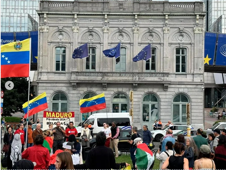 Social organizations support President Maduro in Brussels