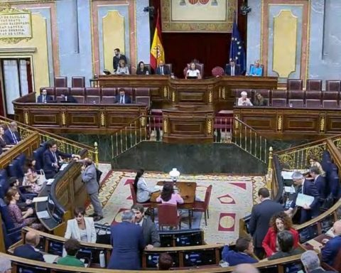 Spanish Congress approved recognizing González Urrutia as president-elect