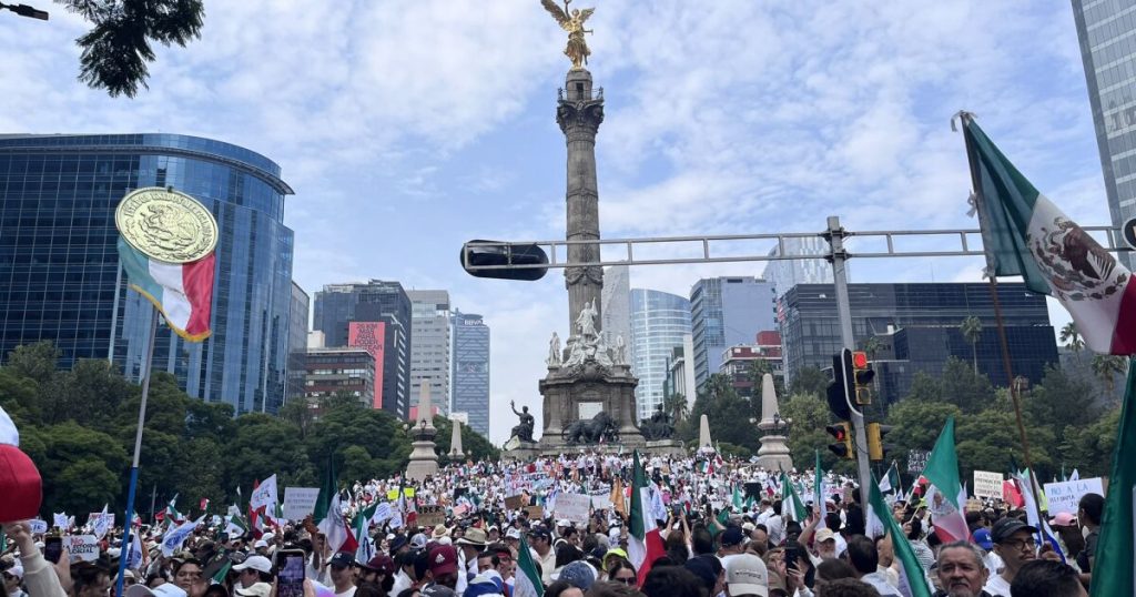 Students and workers of the PJ march against judicial reform