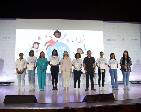 Supérate graduó 557 niñas y adolescentes a nivel nacional de los espacios educativos “Club de Chicas”, junto a Unicef y Koika