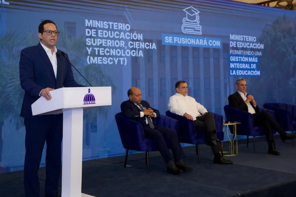 Premio Anual a la Excelencia del Docente Educación Superior