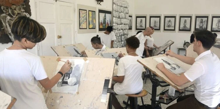 Estudiantes de la Academia Nacional de Bellas Artes San Alejandro, en La Habana