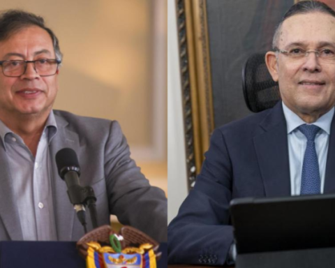 The 'squabble' between Petro and Cepeda over rumors of a coup d'état