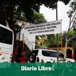 They receive Abinader with protest during the school inauguration