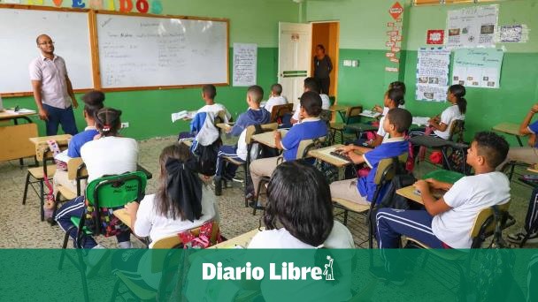 They say that more than 3 thousand children do not have places in Verón schools