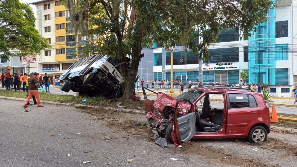 Three people die in a road accident in Mérida