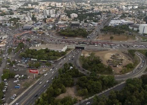 Traffic jams at kilometer 9 eased in the morning and returned at night