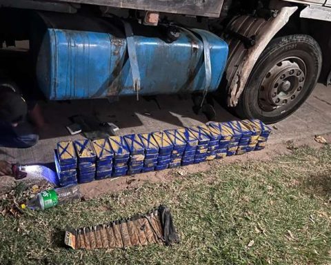 Truck carrying 84 kilos of cocaine in the fuel tank seized