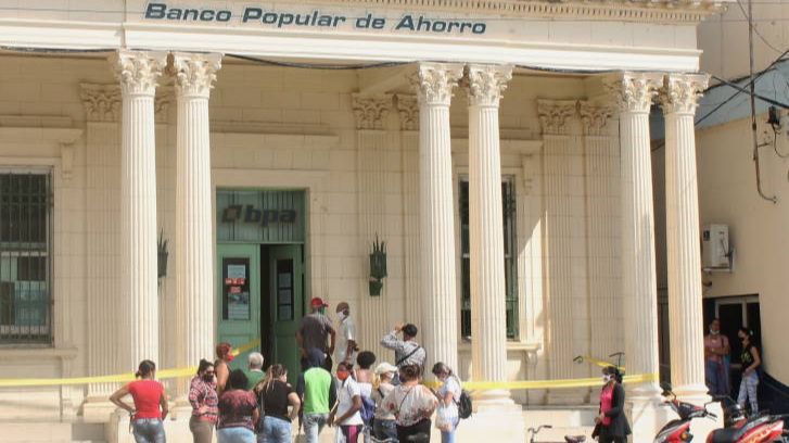 Two Cuban doctors have not received their salaries for almost a year from a “mission” in Angola