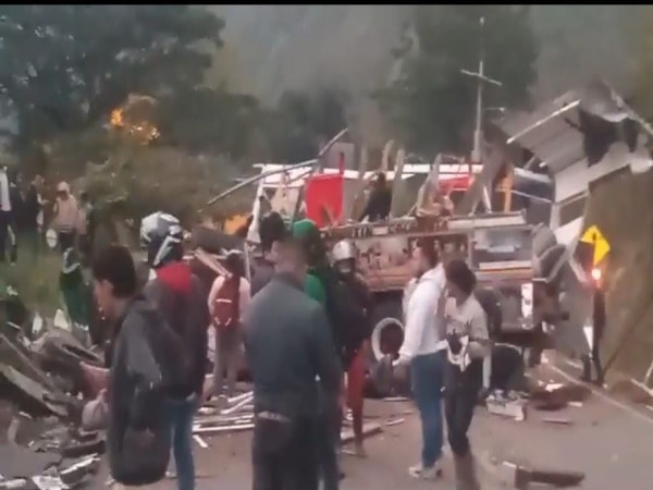 Dos niños víctimas de la tragedia en Huila: bus escalera perdió los frenos y se estrelló