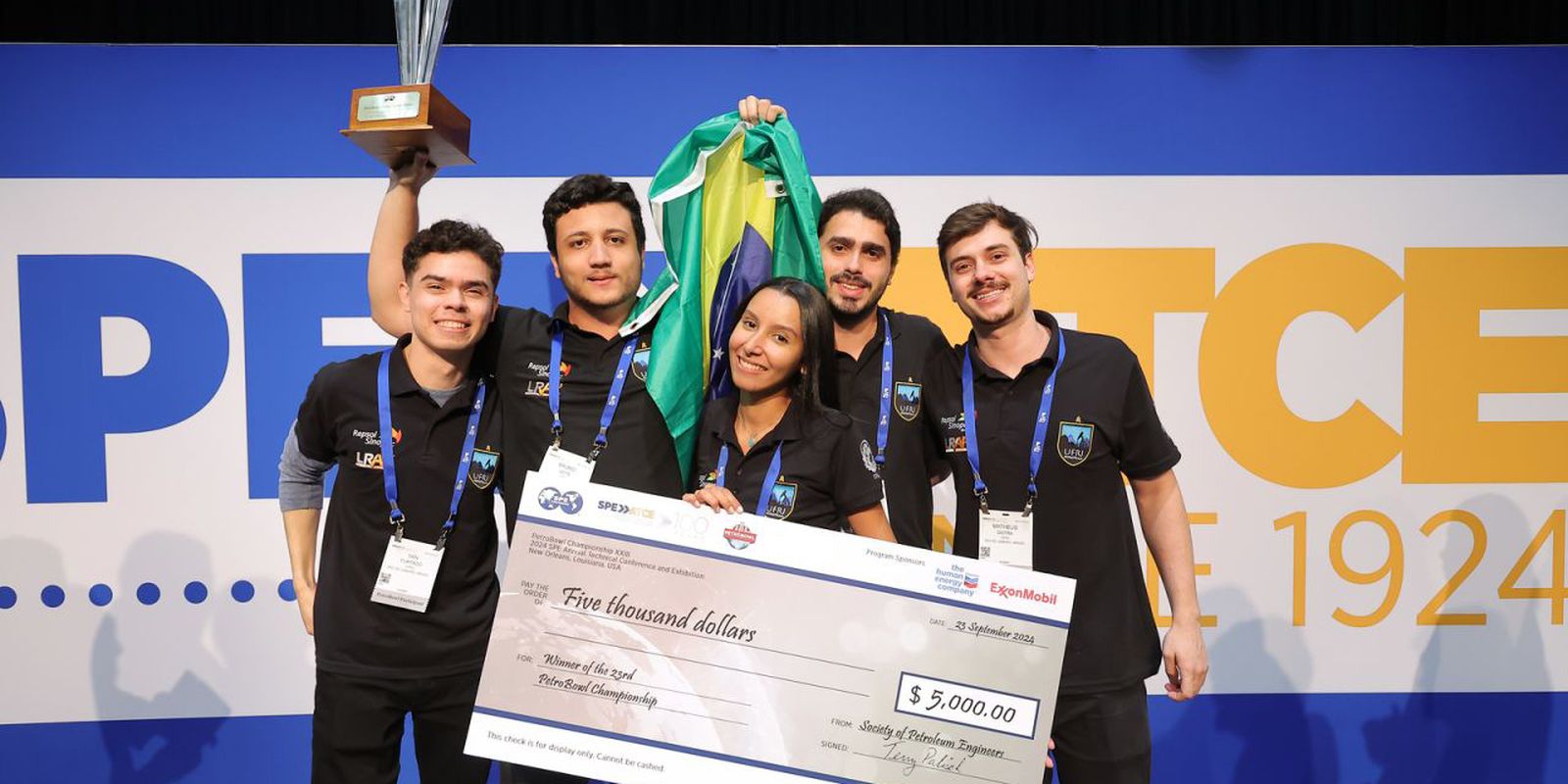 UFRJ engineering students win international competition in the USA