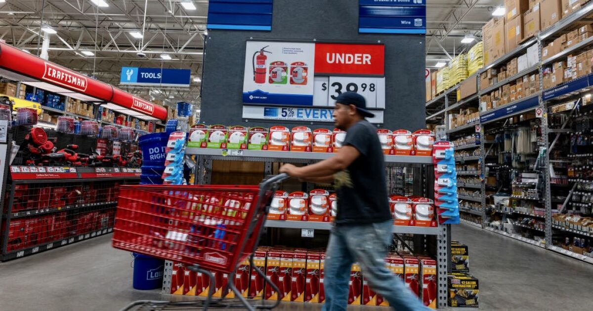 US consumer spending increases in August; inflation slows