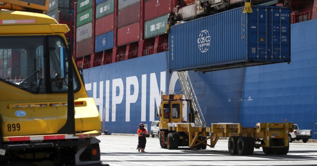 US trade deficit hits two-year high on imports