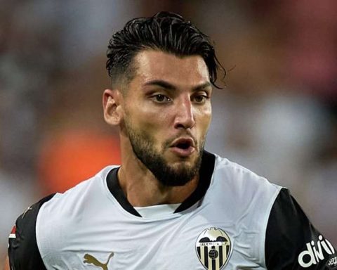 Valencia sanction Spanish footballer Rafa Mir after being accused of sexual assault