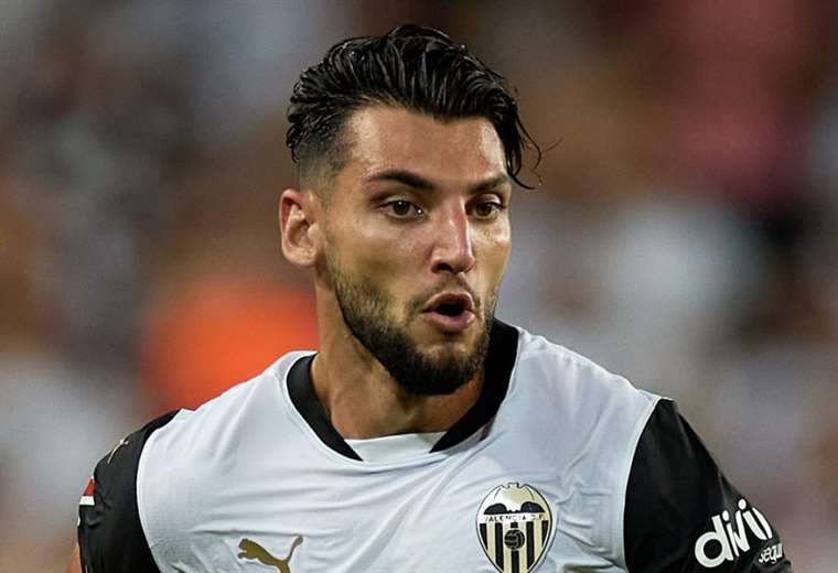 Valencia sanction Spanish footballer Rafa Mir after being accused of sexual assault