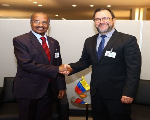 Venezuela y Eritrea fortalecen cooperación bilateral