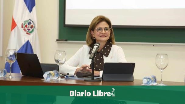 Vice President Raquel Peña teaches Entrepreneurship at the university