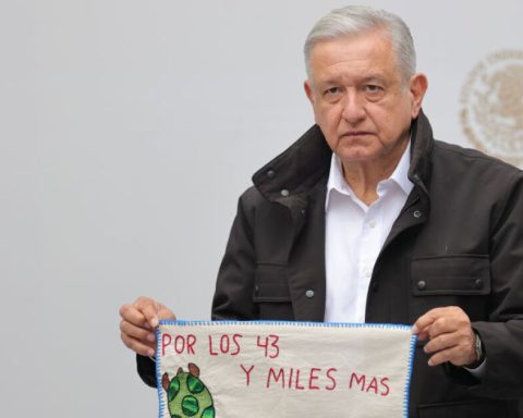 Vidulfo Rosales: AMLO reissues Peña Nieto's practices in the Ayotzinapa case