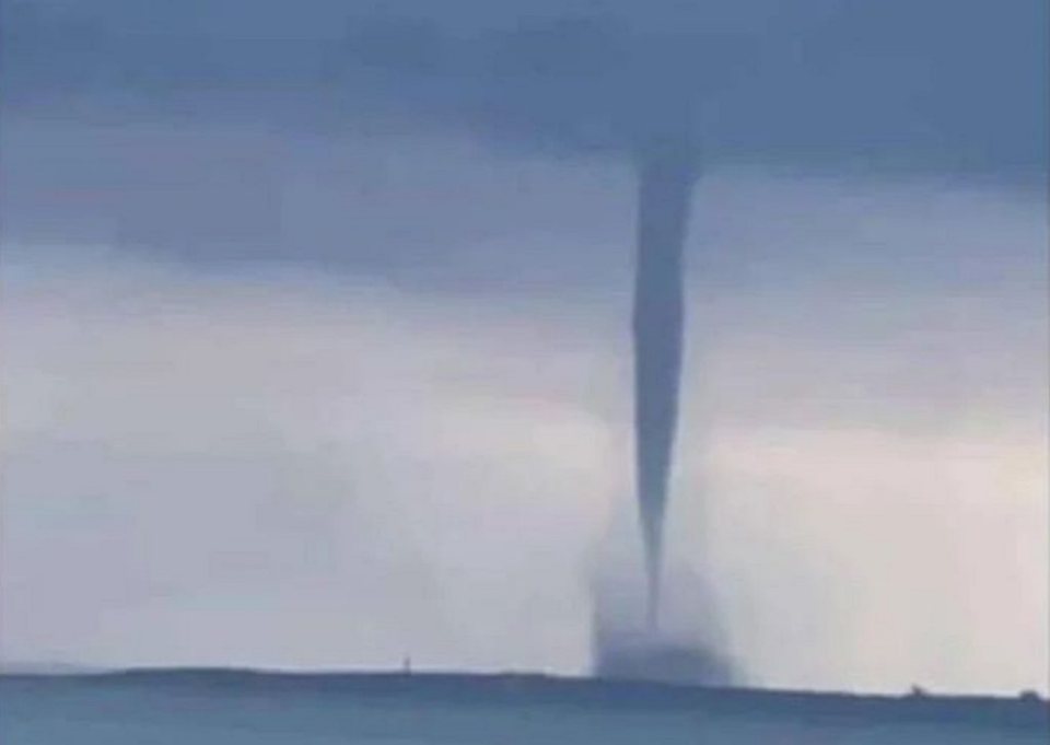 Waterspout in Margarita caused damage to several houses on the afternoon of #17Sep