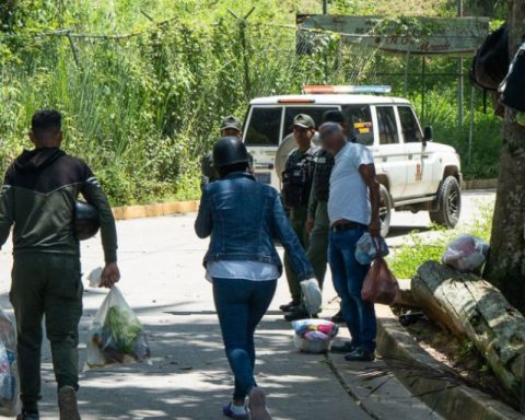 What a visiting day is like at the INOF prison: “There are innocent girls here”