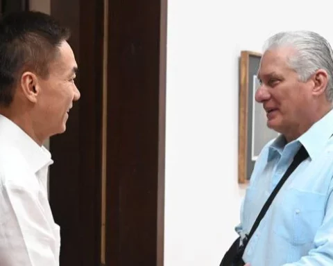 Hua Xin, nuevo embajador de China en Cuba, y Miguel Díaz-Canel