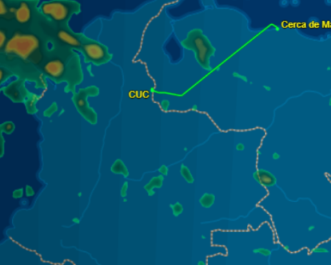 What is known about the Venezuelan-registered plane that landed at Cúcuta airport