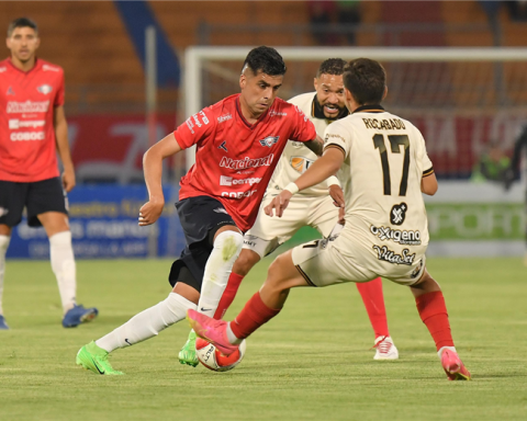 Wilstermann and Universitario de Vinto do not go beyond a draw (1-1) and are at a disadvantage