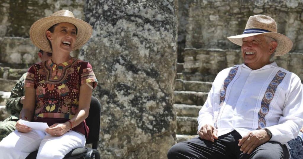 With tours and events, AMLO gives Sheinbaum a boost in the face of the change of government