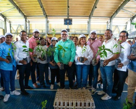 Young people from El Seibo receive seedlings and animals to motivate them in agriculture