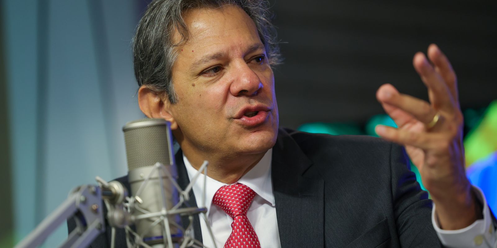 "The time has come to bring order to this"says Haddad about bets