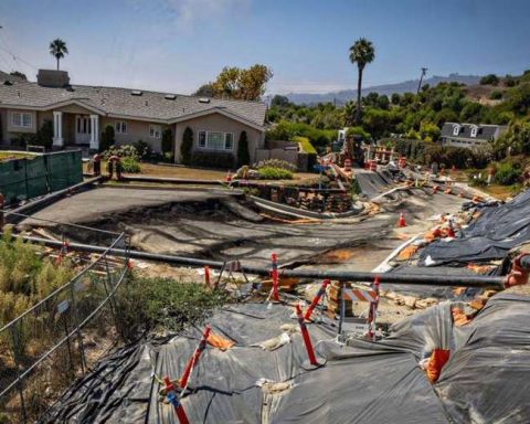 "They are watching the streets and their houses crumble": The exclusive California town threatened by landslides