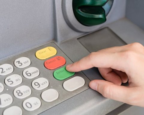 76% of Mexicans feel more unsafe at street ATMs