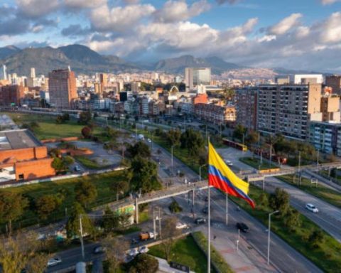 88% of the people who visit Bogotá are nationals and 12% are foreigners