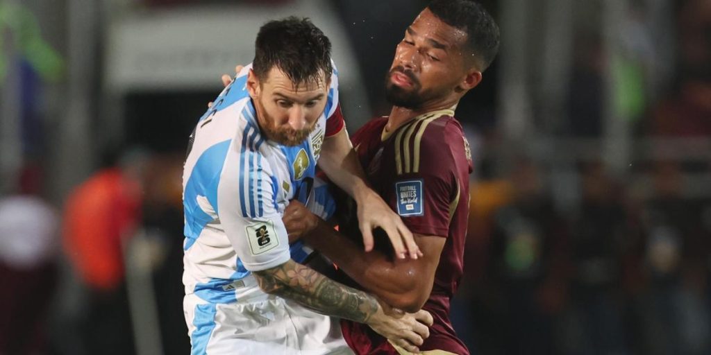 Argentina rescues a draw over water