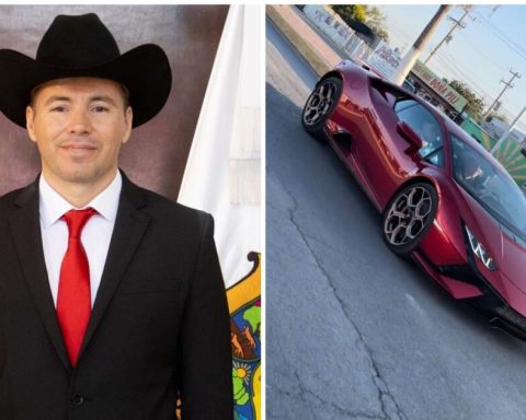 Austerity travels in Lamborghini in Coahuila