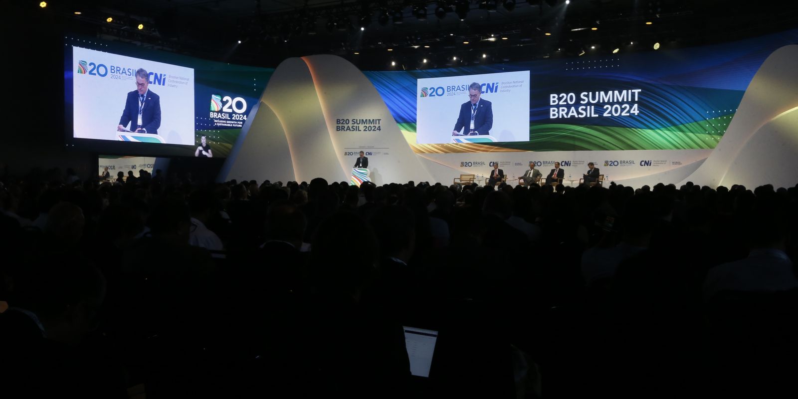 B20 discusses AI regulation and technology companies ask for dialogue