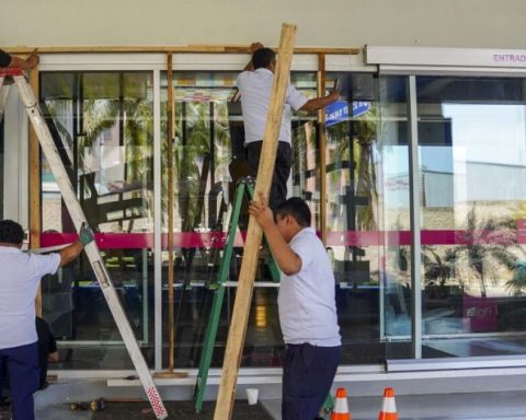 Banks close branches in Mérida due to the passage of Hurricane Milton