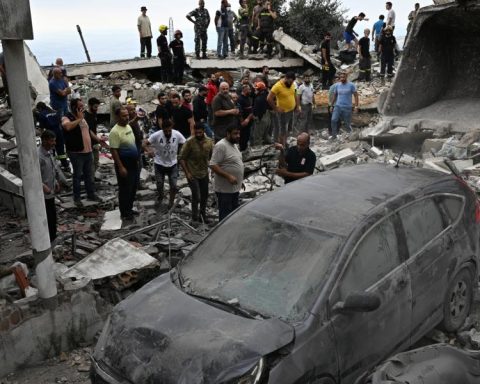 Blue helmets will remain on the border between Lebanon and Israel, despite attacks