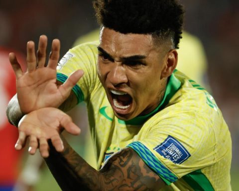 Brazil sinks Chile and takes a breath