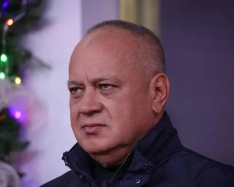 Cabello emphasizes the prohibition of car crashes on highways or roads