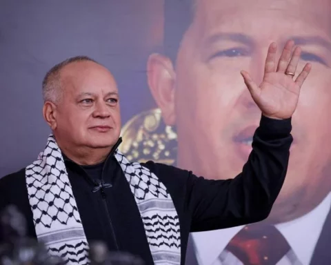 Cabello expresses solidarity with Petro in the face of a coup d'état in Colombia