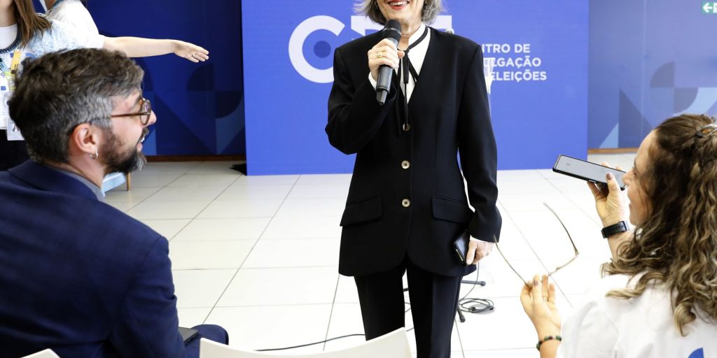 Cármen Lúcia promises research into reasons for abstention