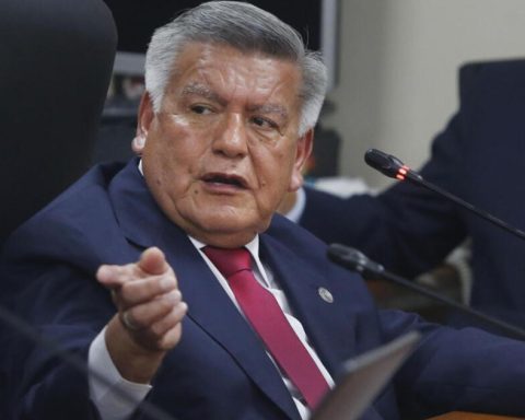 César Acuña accumulates 40 days of absence as governor of La Libertad so far in 2024