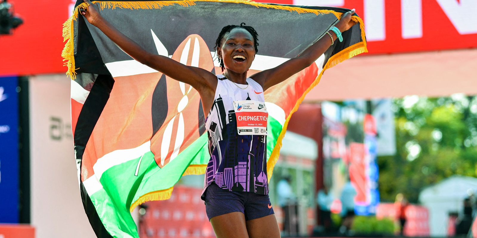 Chepngetich breaks Chicago marathon women's world record